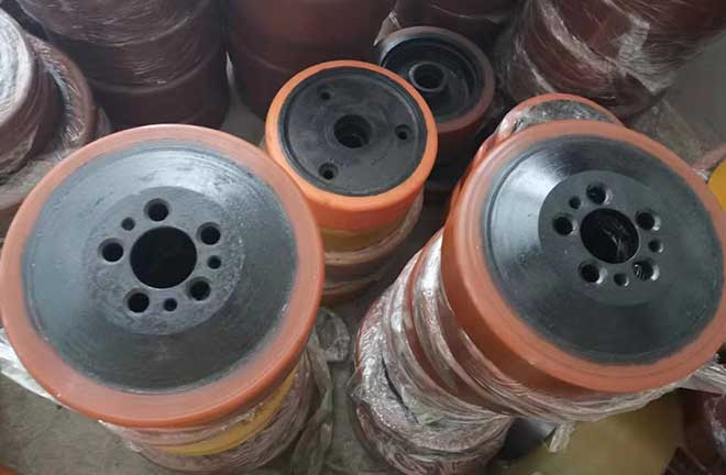Heavy duty polyurethane rubber coated wheels