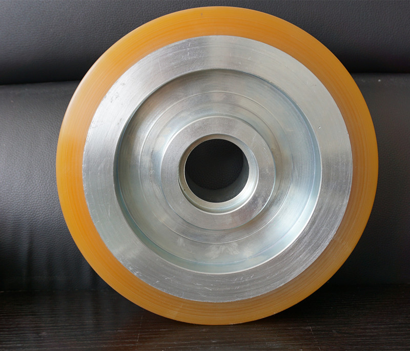 Heavy duty polyurethane coated wheel